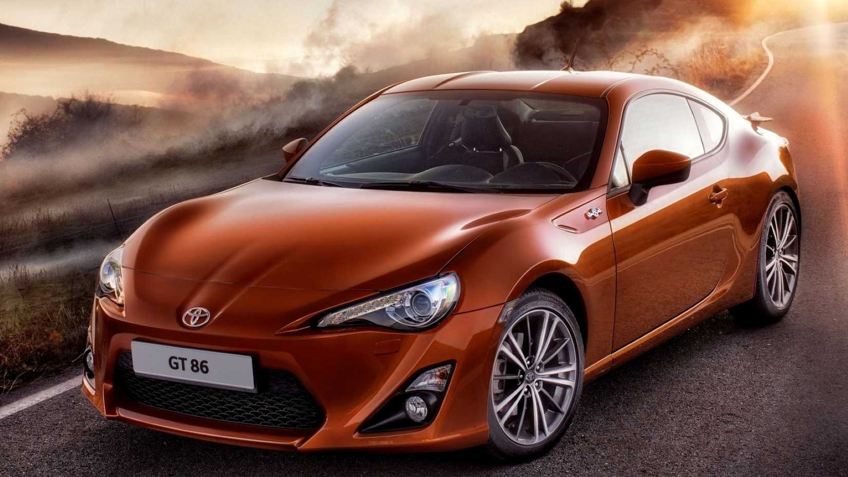 Front 3/4 shot of a 2013 Toyota GT86