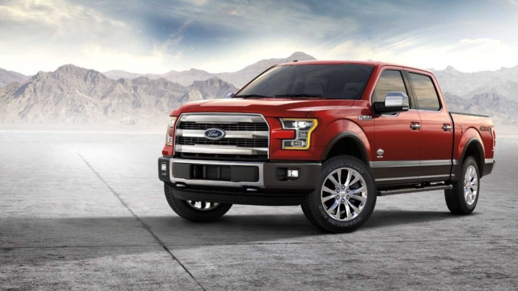 Ford F-150 3.5L V-6 EcoBoost 4x4 vermelho 2017 estacionado