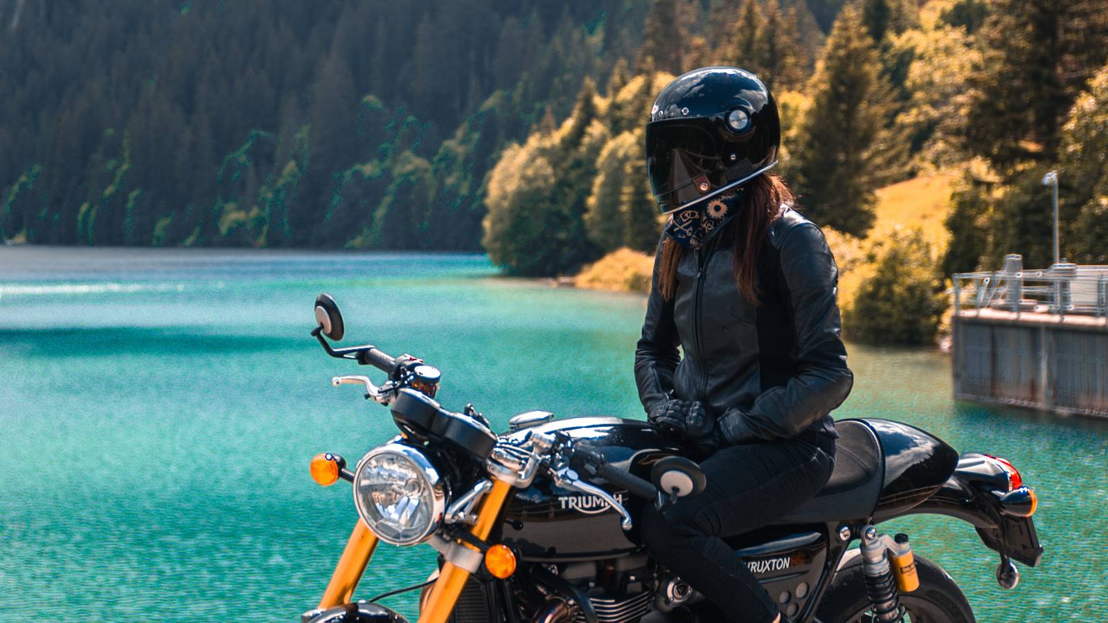 10 Coolest Retro Motorcycle Helmets