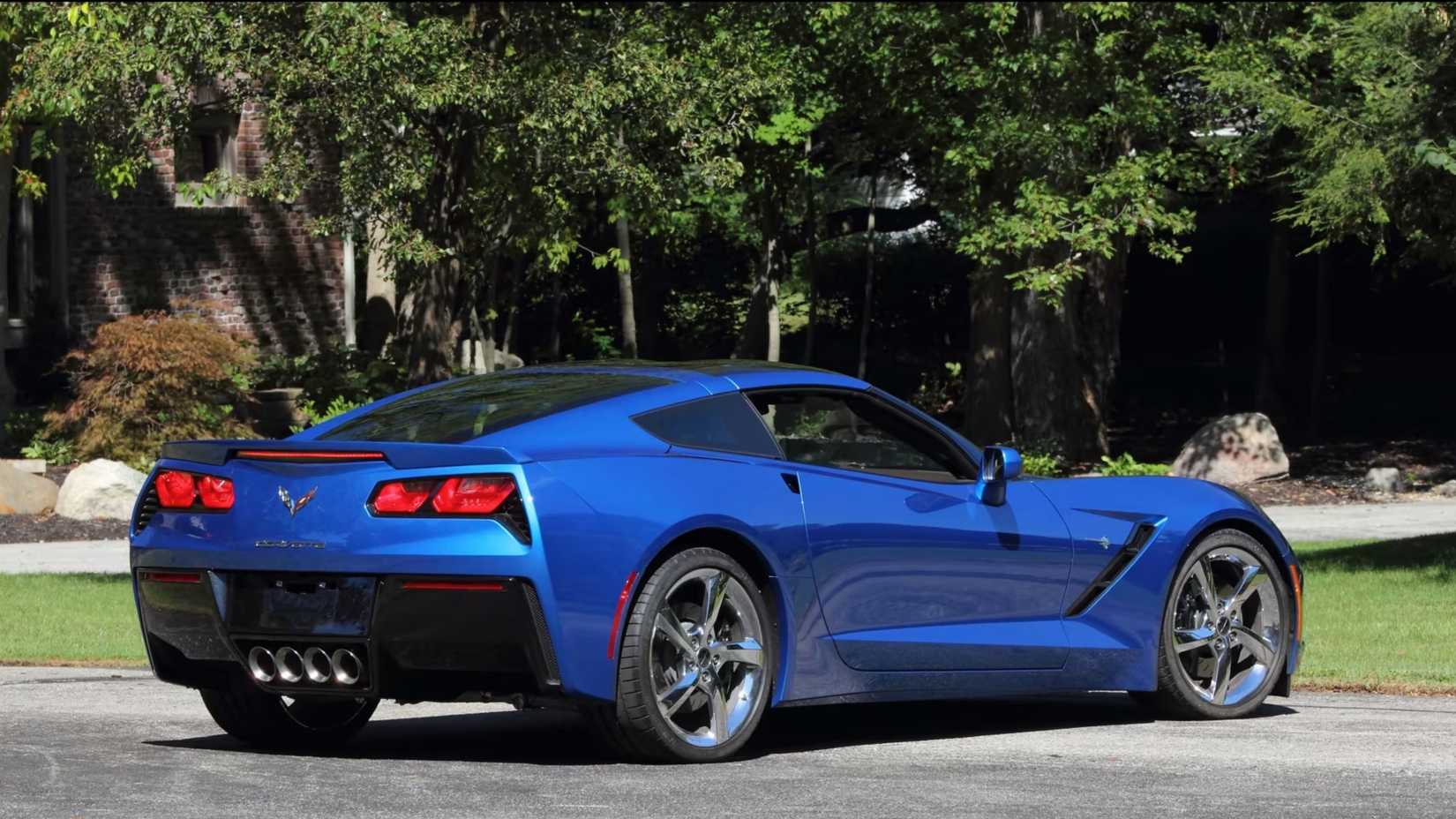 Blue Chevrolet Corvette C7 Stingray