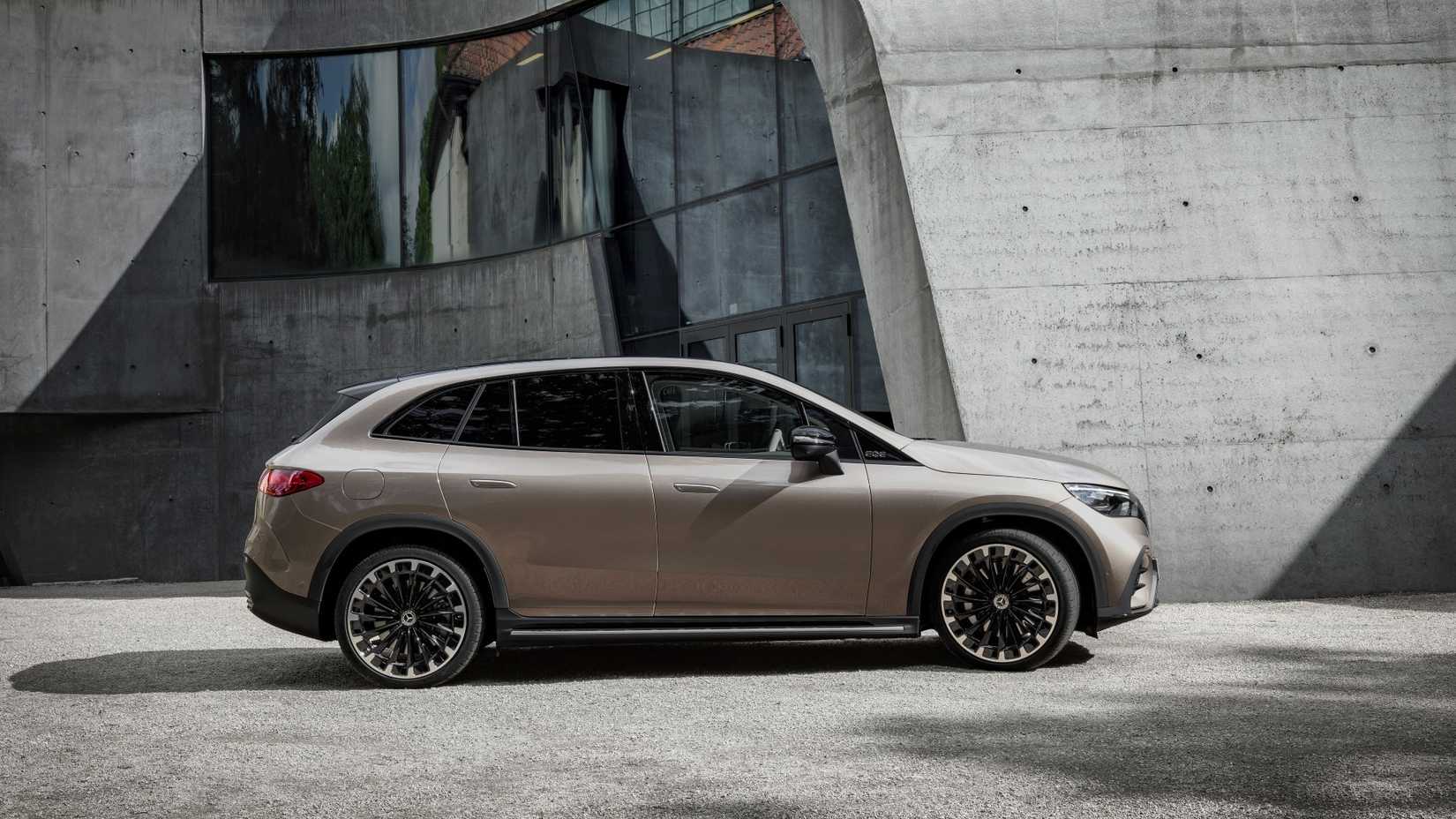 Velvet Brown Metallic 2023 Mercedes-Benz EQE SUV
