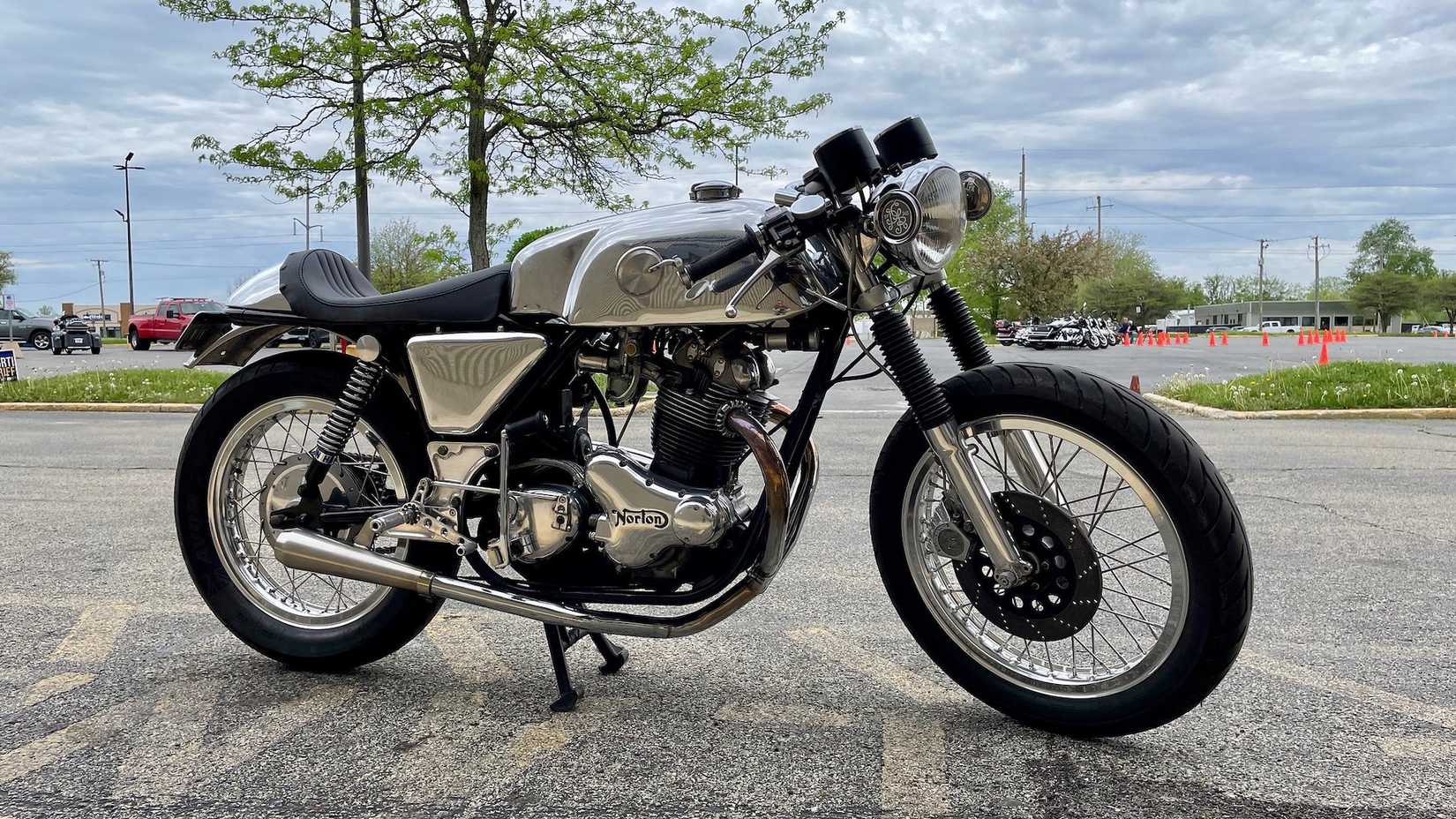 Commando 850 MK2A