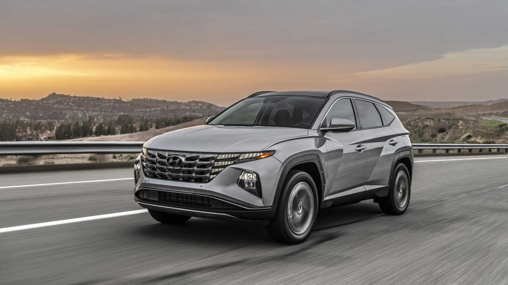 2023 Hyundai Tucson Hybrid straight canyon road