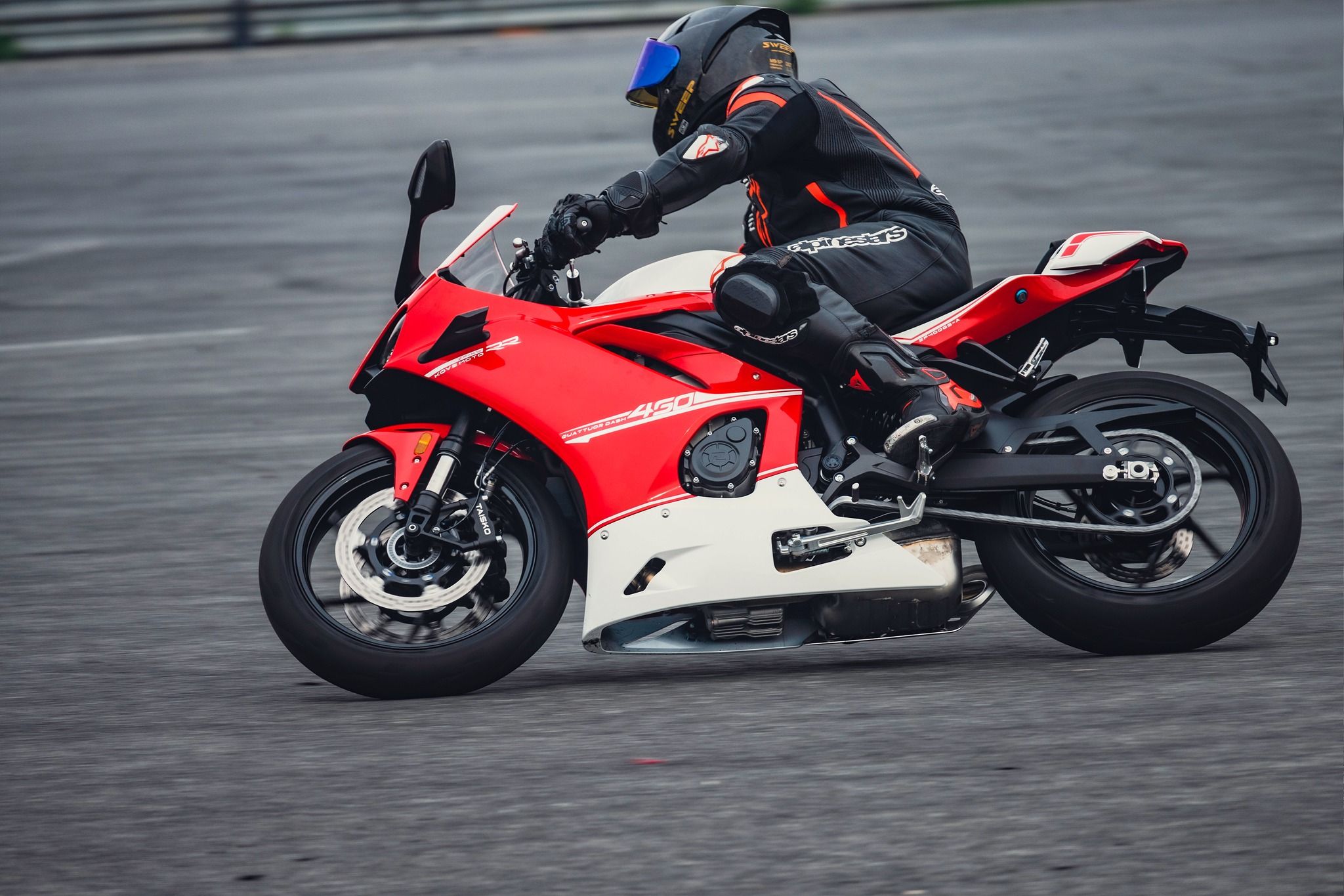 The Kawasaki Ninja ZX-4RR Already Has A Chinese Enemy