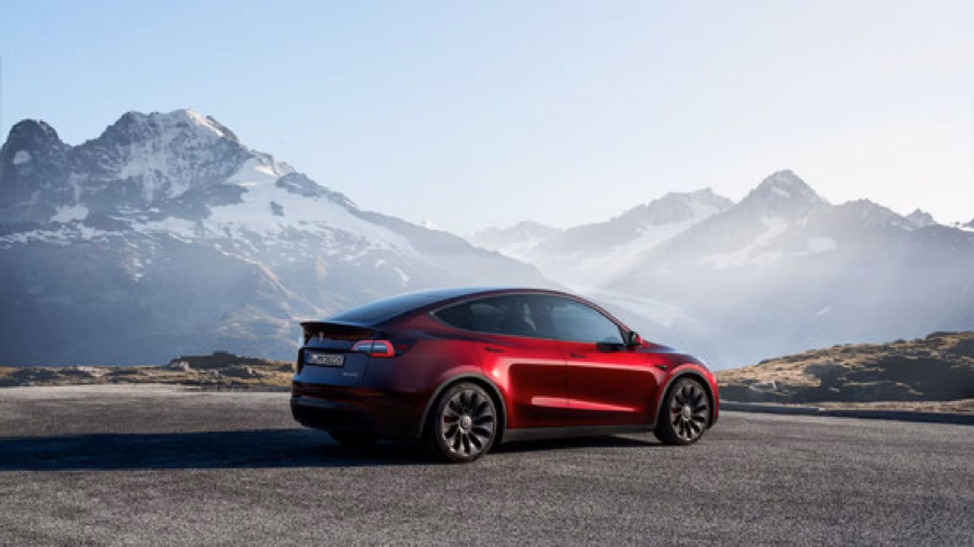 Tesla's clean exterior and minimalist interior are now preferred