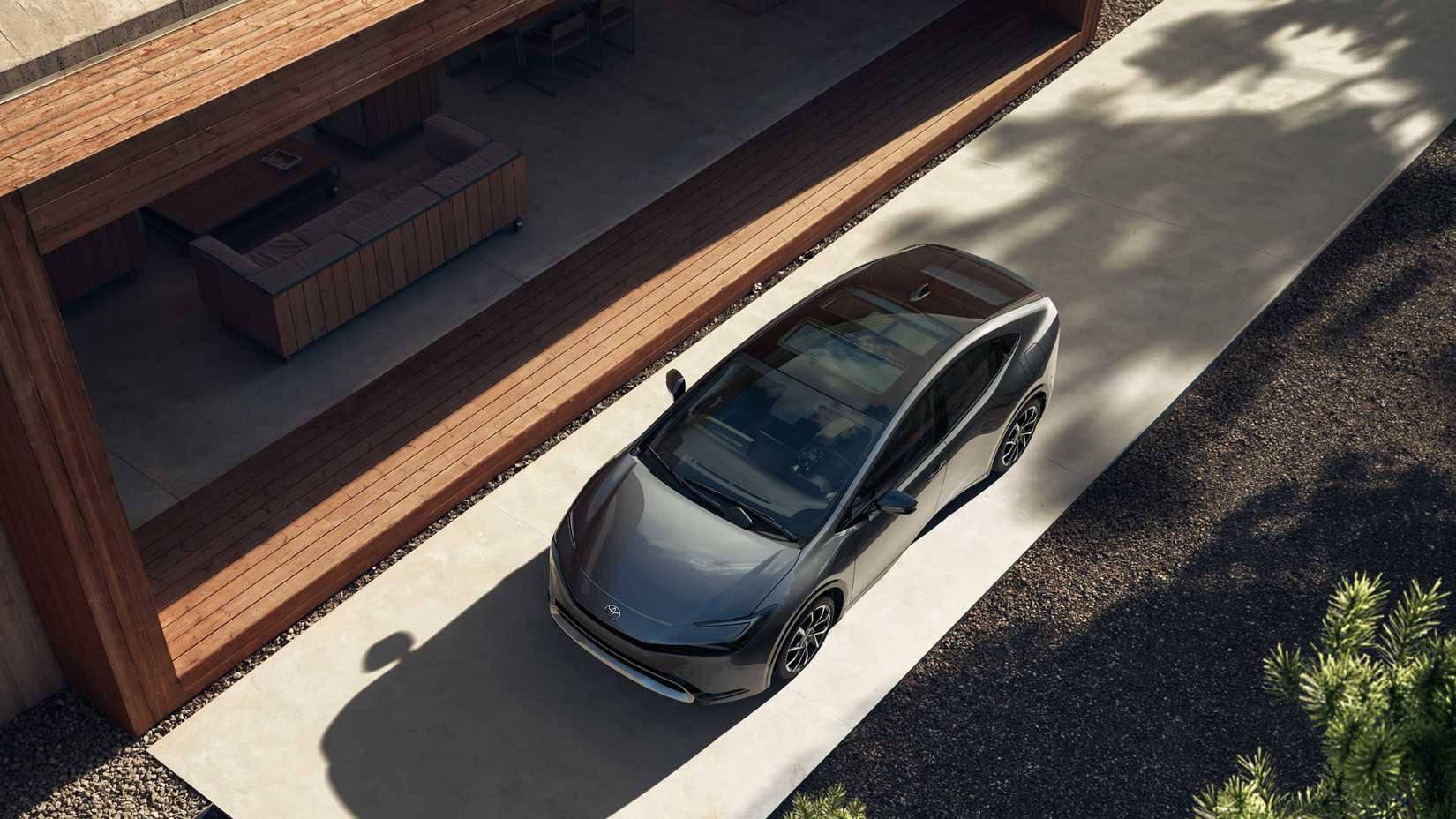 Can A Solar Roof Really Increase An EV's Range?