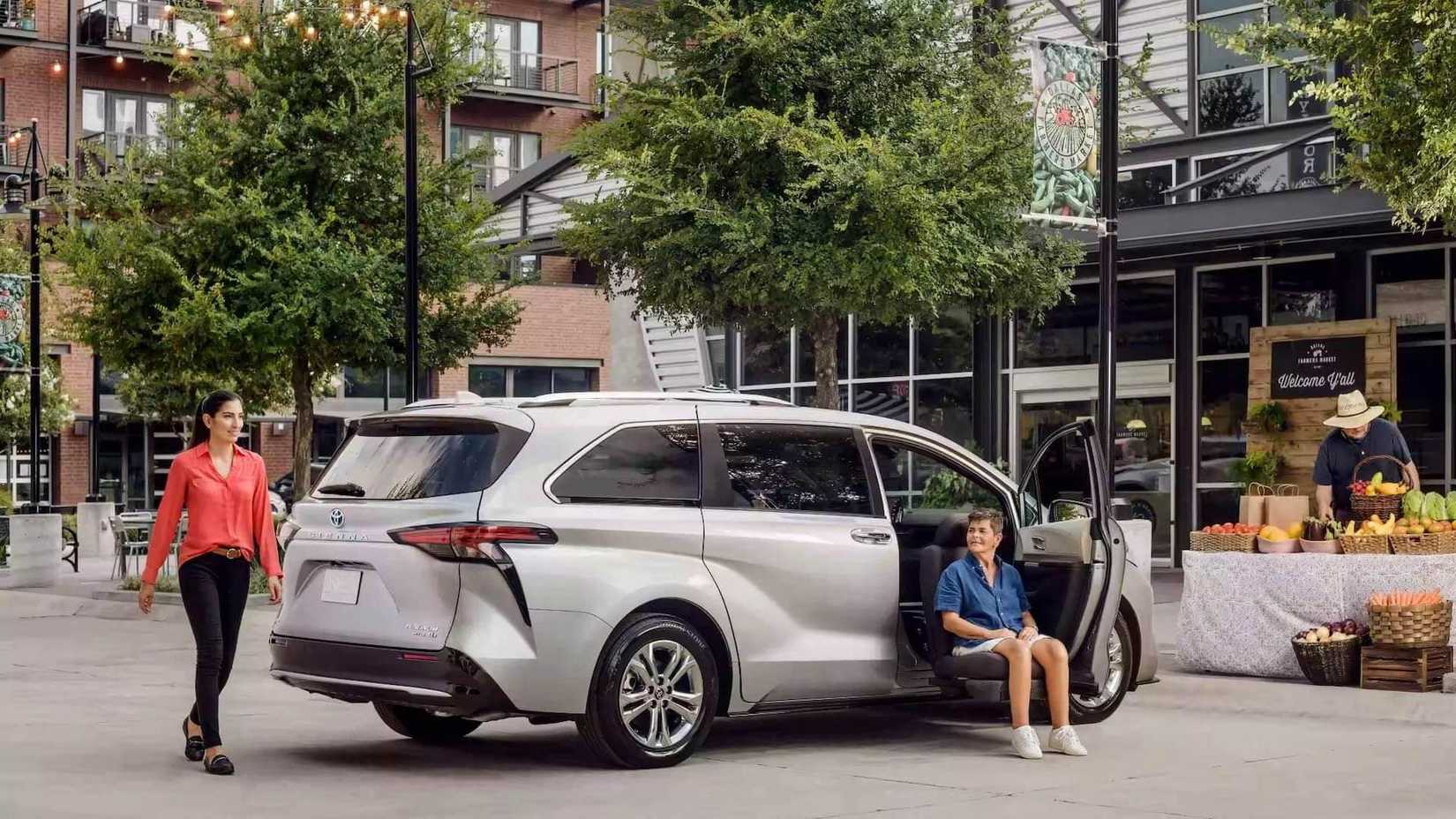 2023-Toyota-Sienna-Specs-1