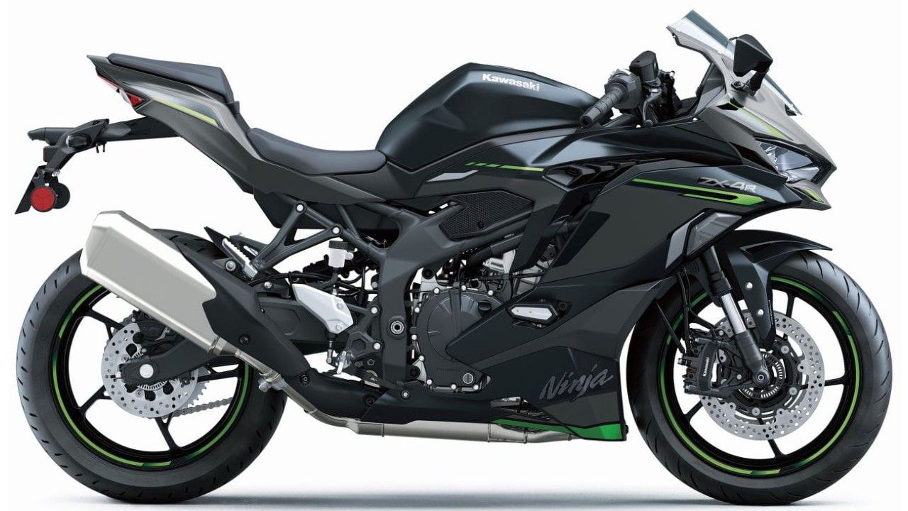 カナカナ The Japan-Spec Kawasaki Ninja ZX-4R Will Leave You Green