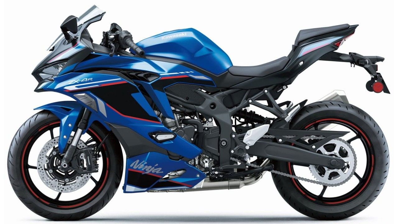 The Japan-Spec Kawasaki Ninja ZX-4R Will Leave You Green
