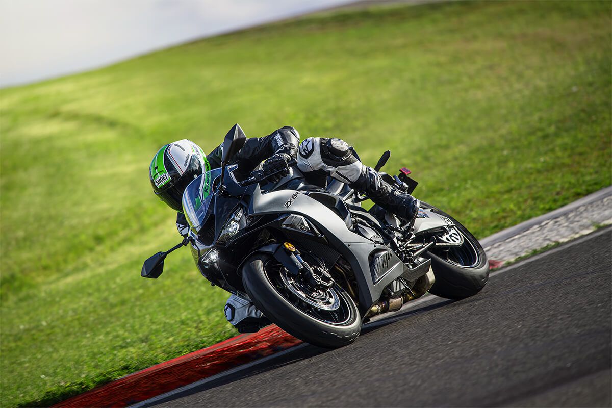 すずかページ 2024 Kawasaki Ninja ZX-6R Enters America To Be The Best