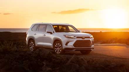 Toyota SUV branco