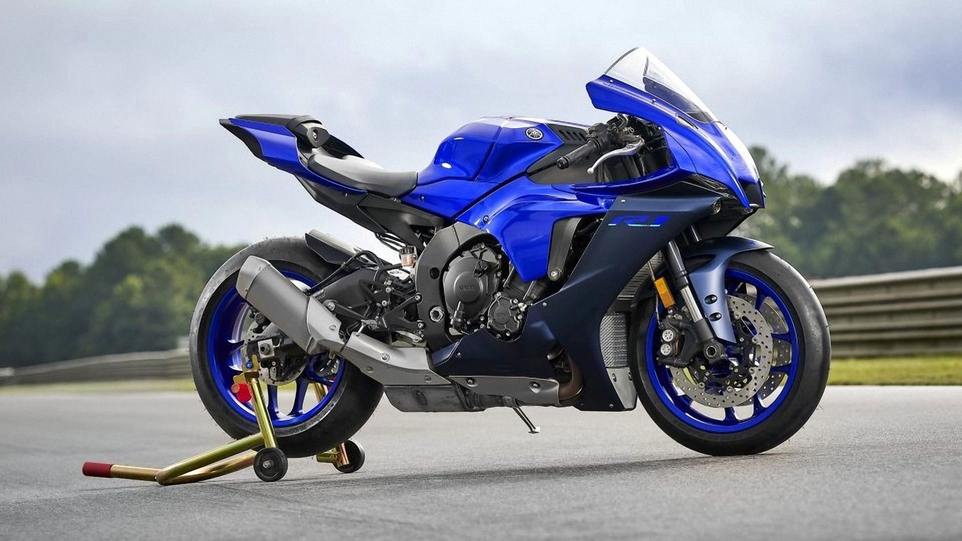 2023 Yamaha YZF-R1 | TopSpeed