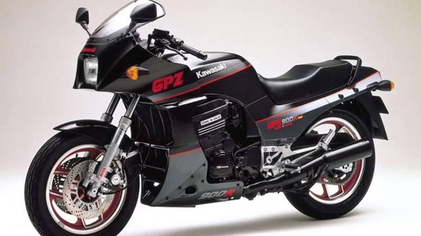 Estúdio GPZ900R preto