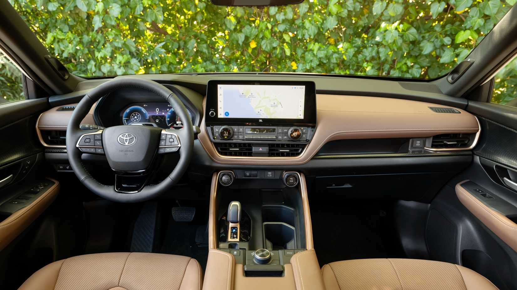 Uma foto do painel do Toyota Grand Highlander 2024