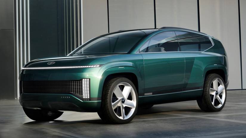 15 Best Electric Three-Row Vehicles