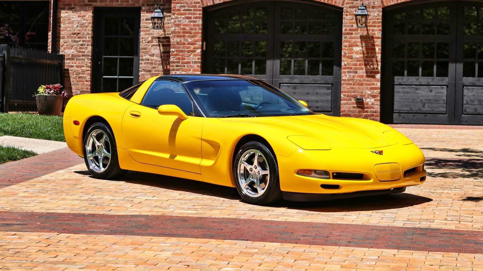 A front 3/4 shot of a 2000 Chevrolet Corvette Coupe parked