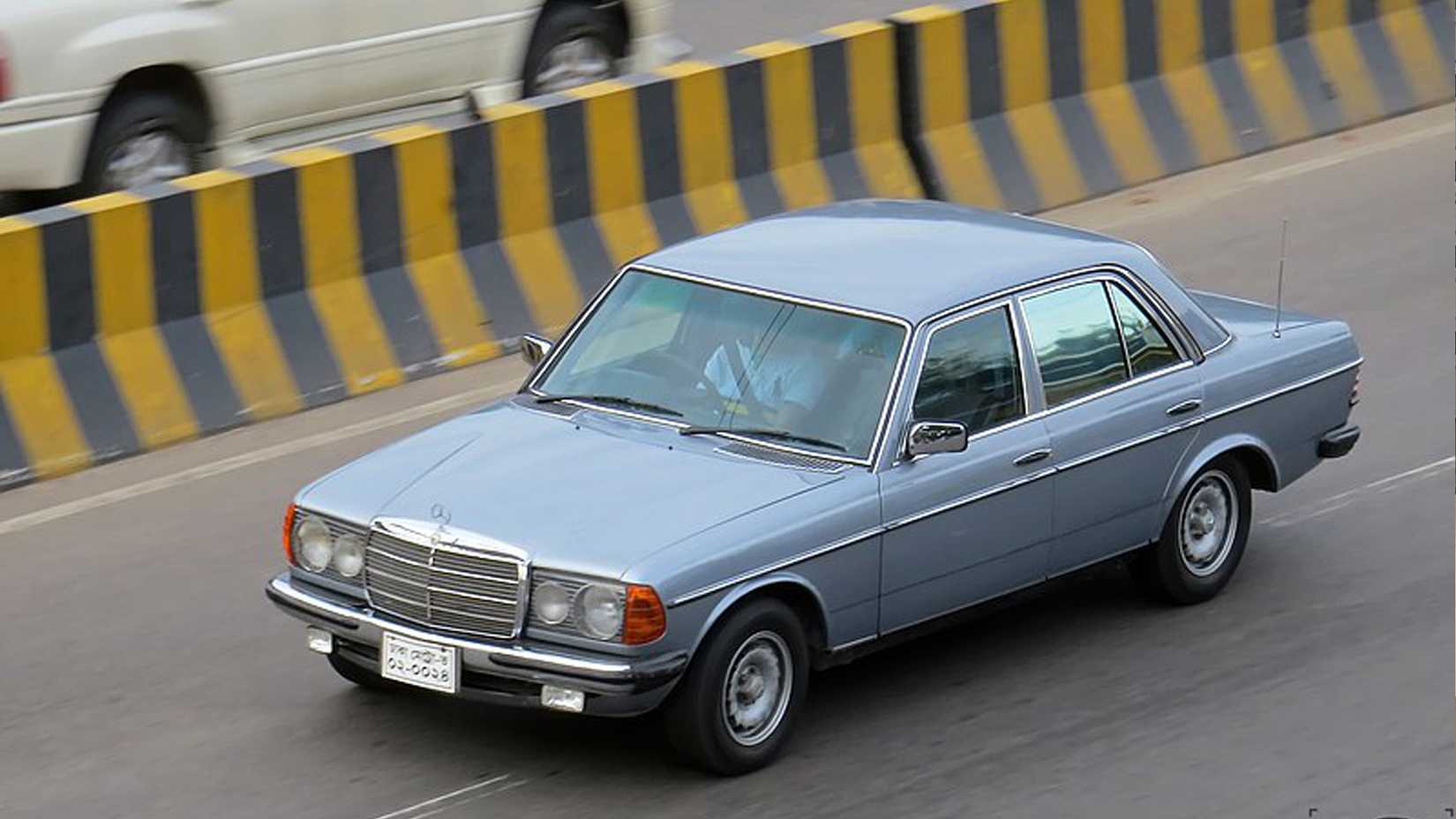 Blue Mercedes-Benz 280E (W123)