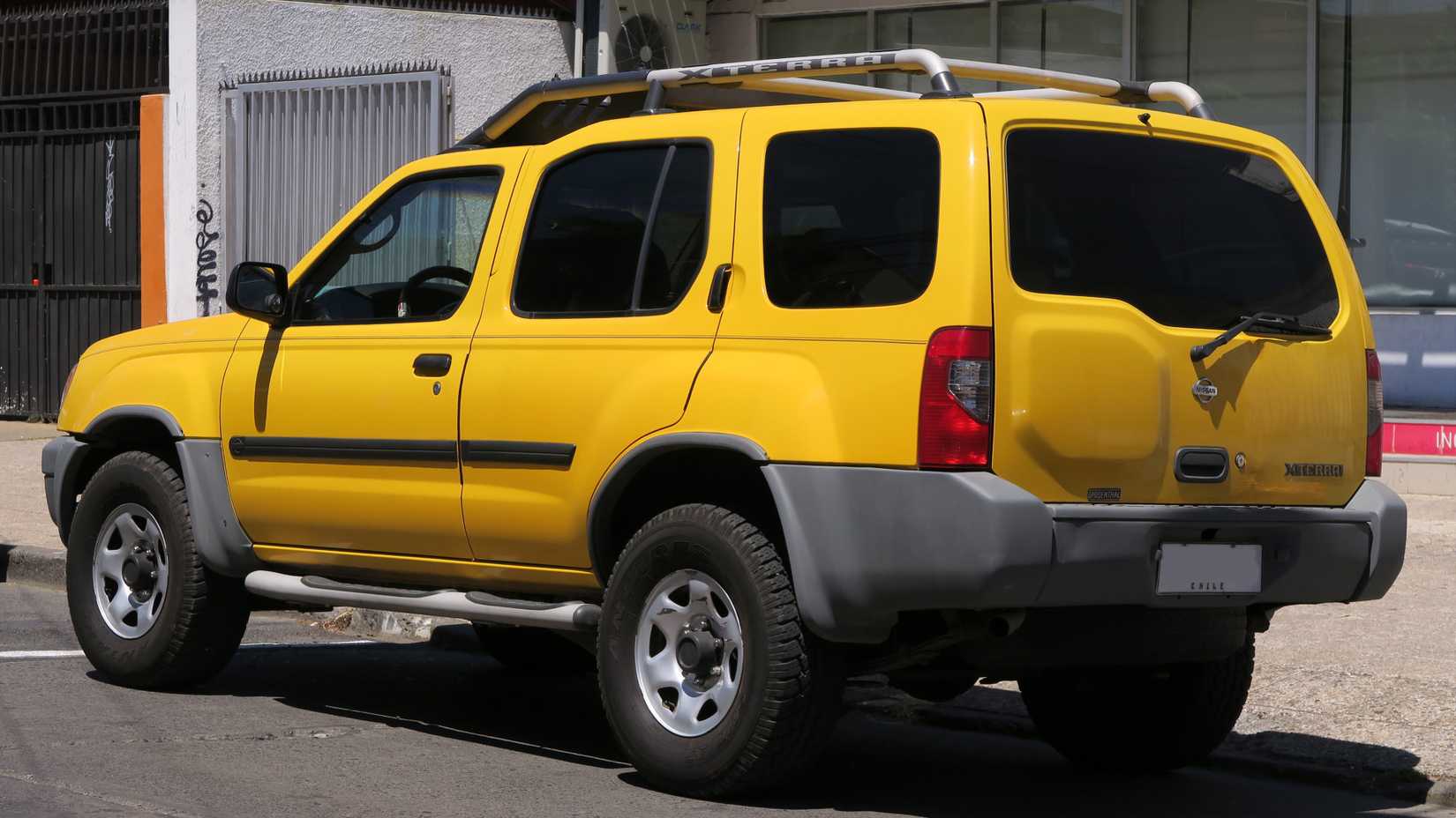 2001 Nissan Xterra rear quarter view