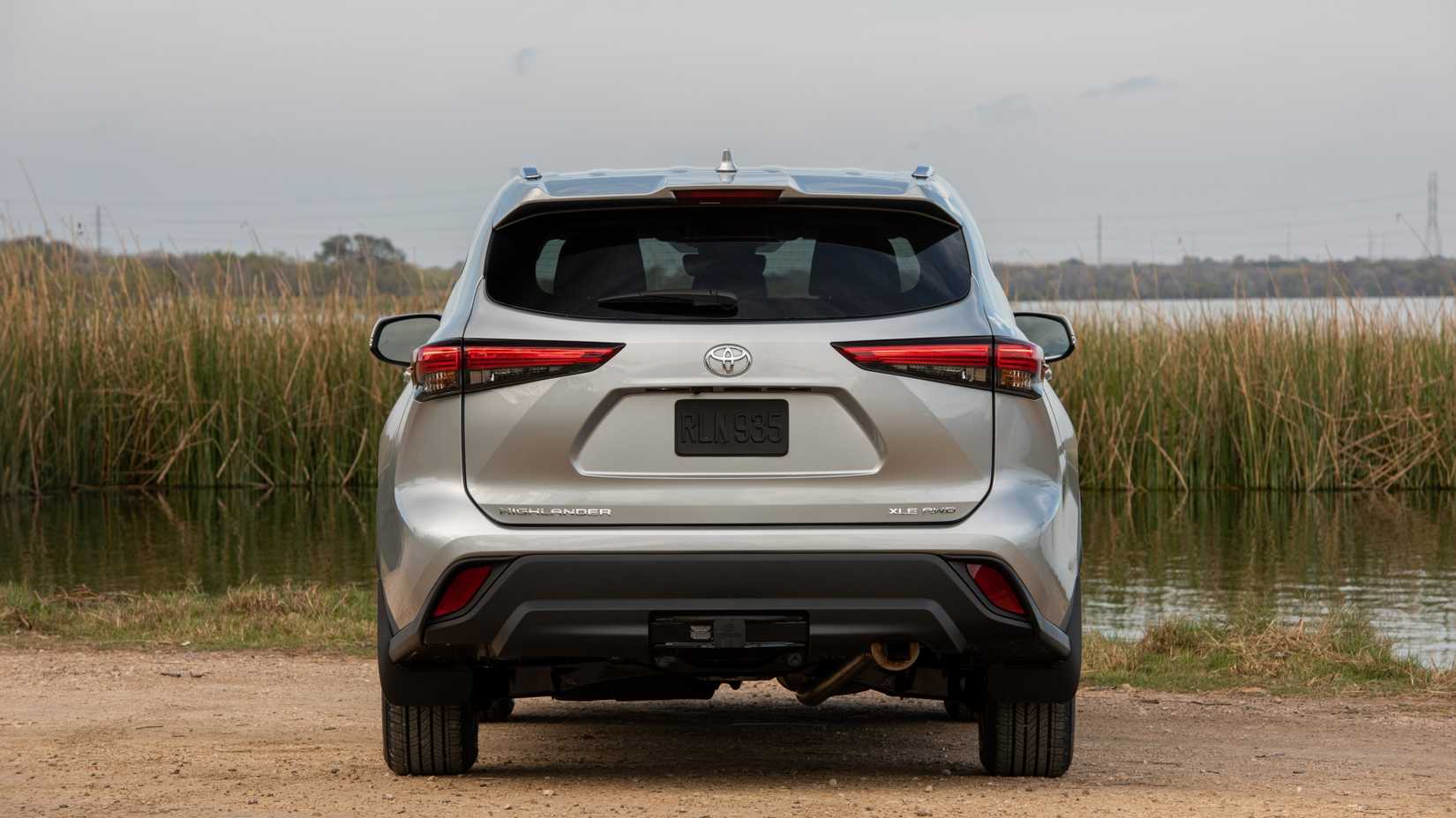 Rear shot of the 2020 Toyota Highlander