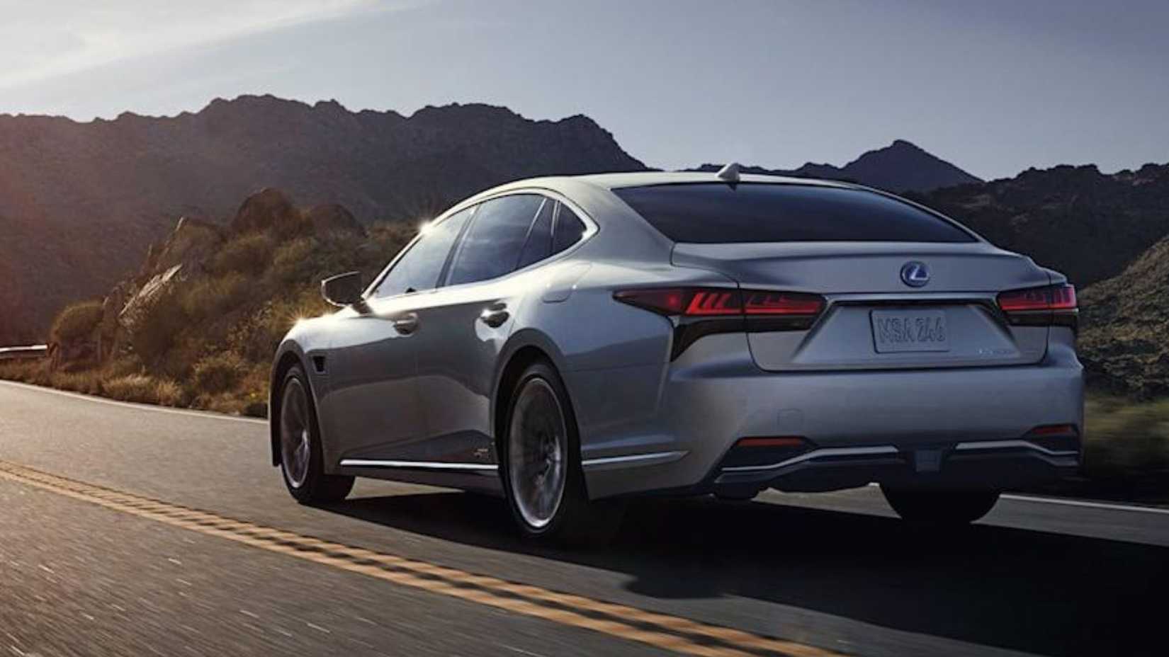 2023 Lexus LS Hybrid