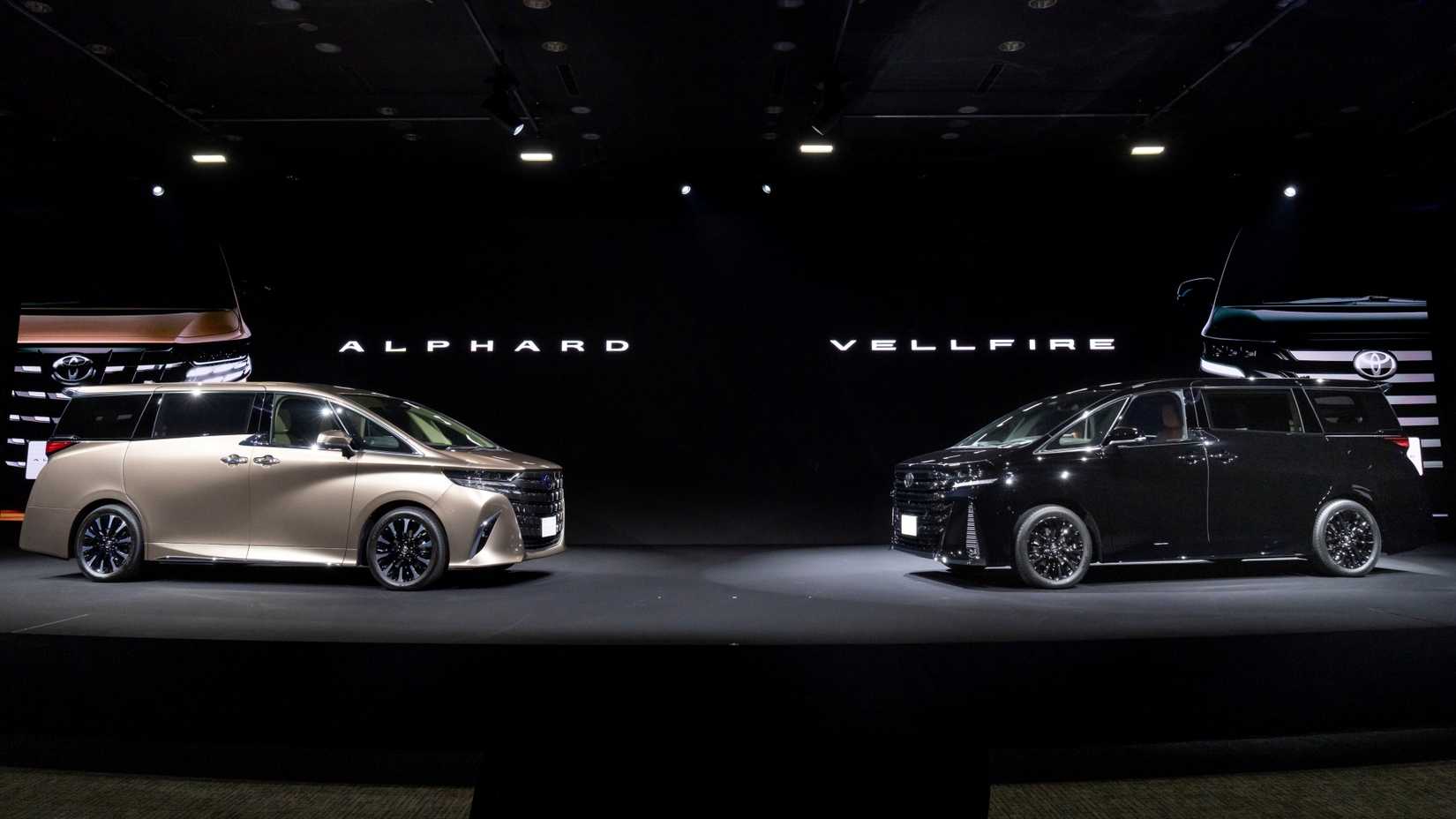 Side view of the 2024 Toyota Vellfire and Alphard