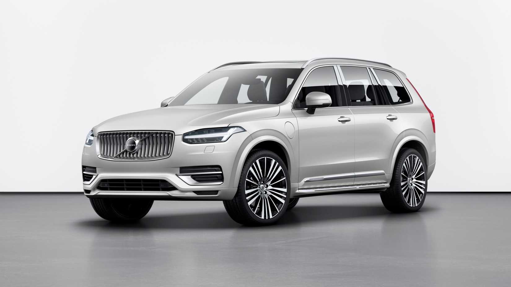 2023 Volvo XC90 Recharge side shot 