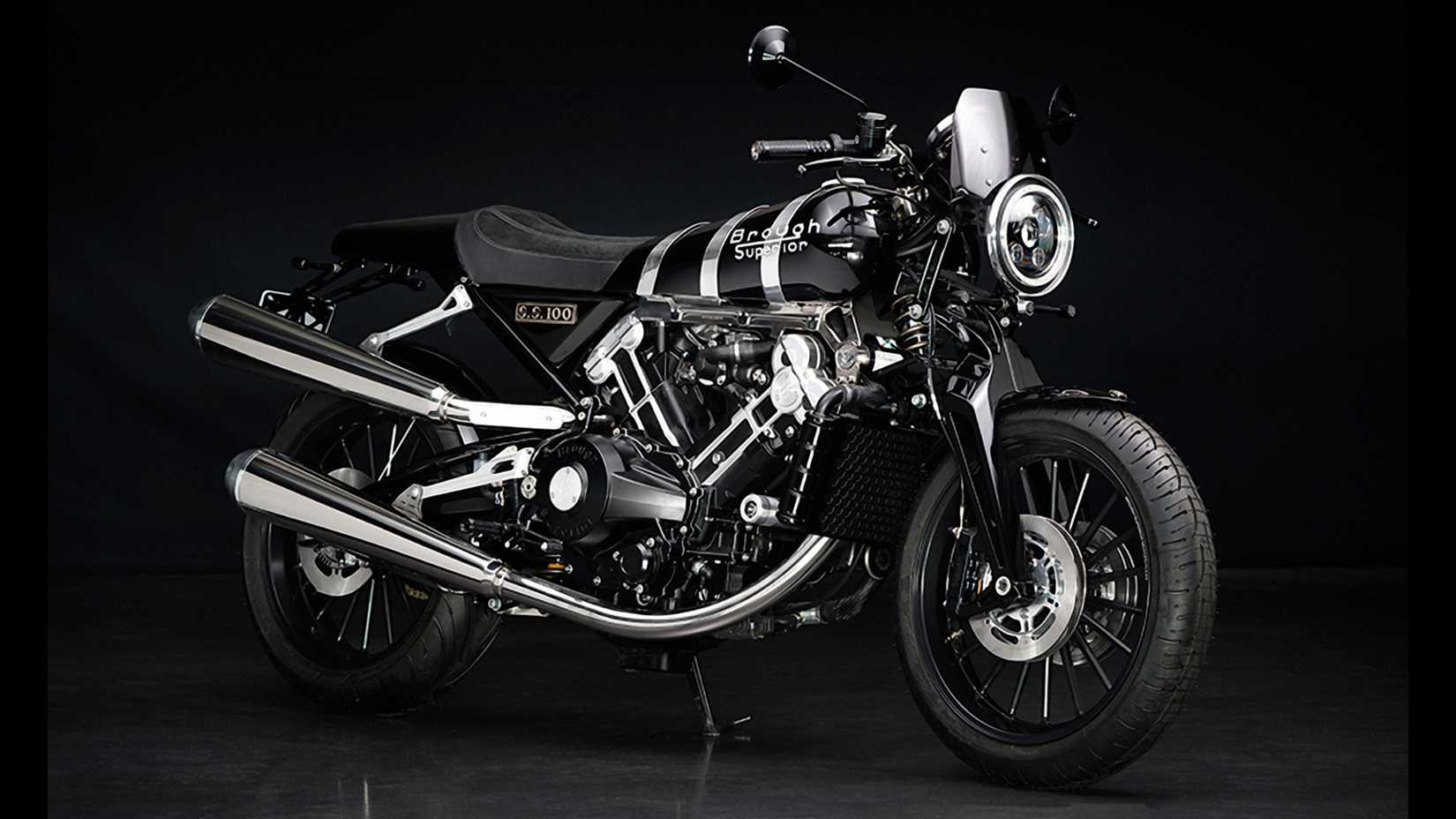 Foto de estúdio estática do quarto frontal Brough Superior SS100