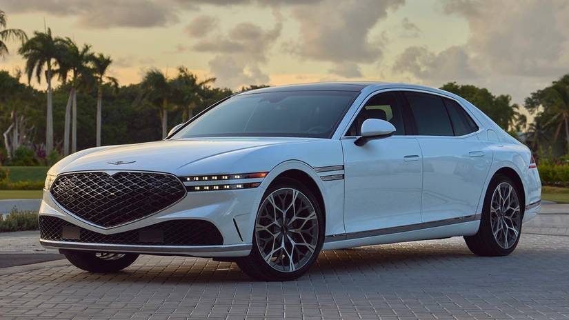 2023 white Genesis G90 