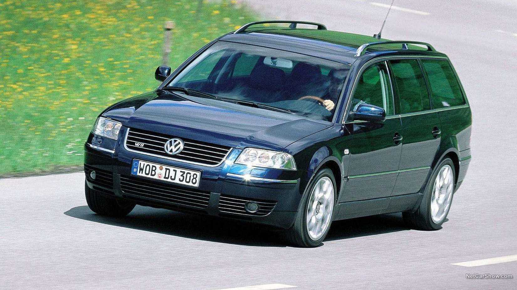 Front 3/4 action shot of the 2001 Volkswagen Passat W8