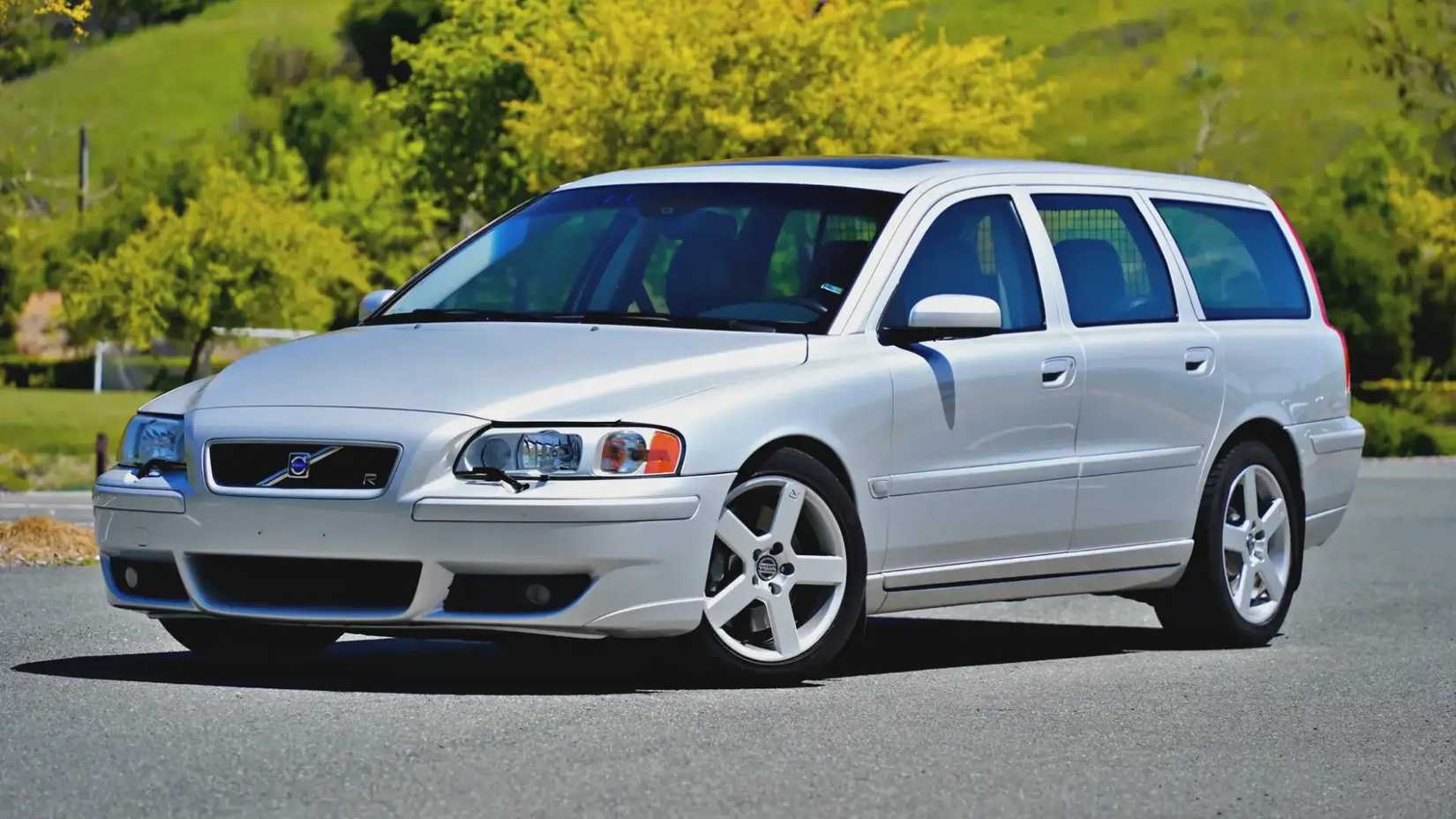 Silver 2005 Volvo V70R