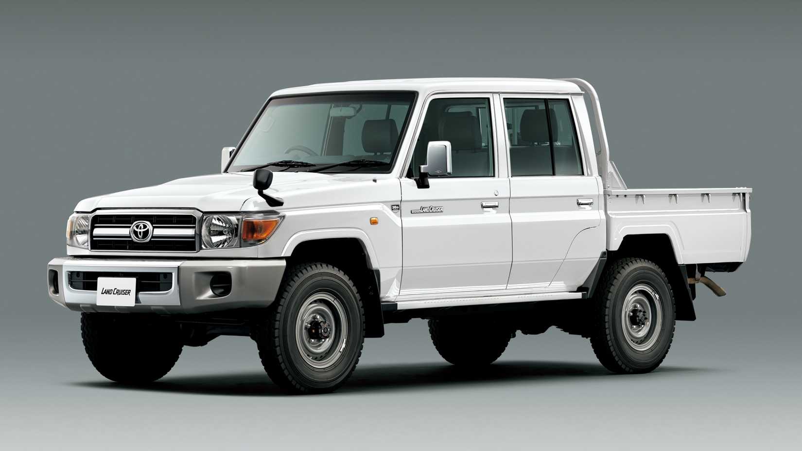 Picape Toyota Land Cruiser Série 70 Branca 2014
