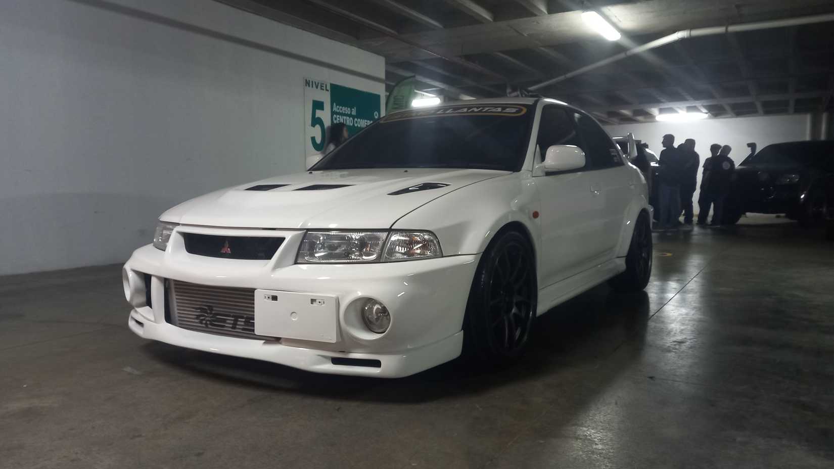 1999 Mitsubishi Lancer Evo VI profile shot