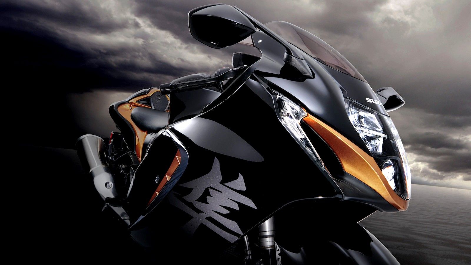 2022-suzuki-hayabusa-front-