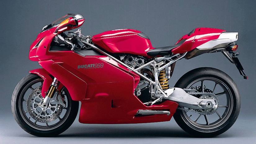 Vista lateral da Ducati 999 vermelha 2003