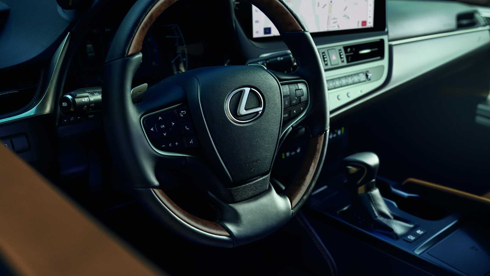 Lexus ES interior