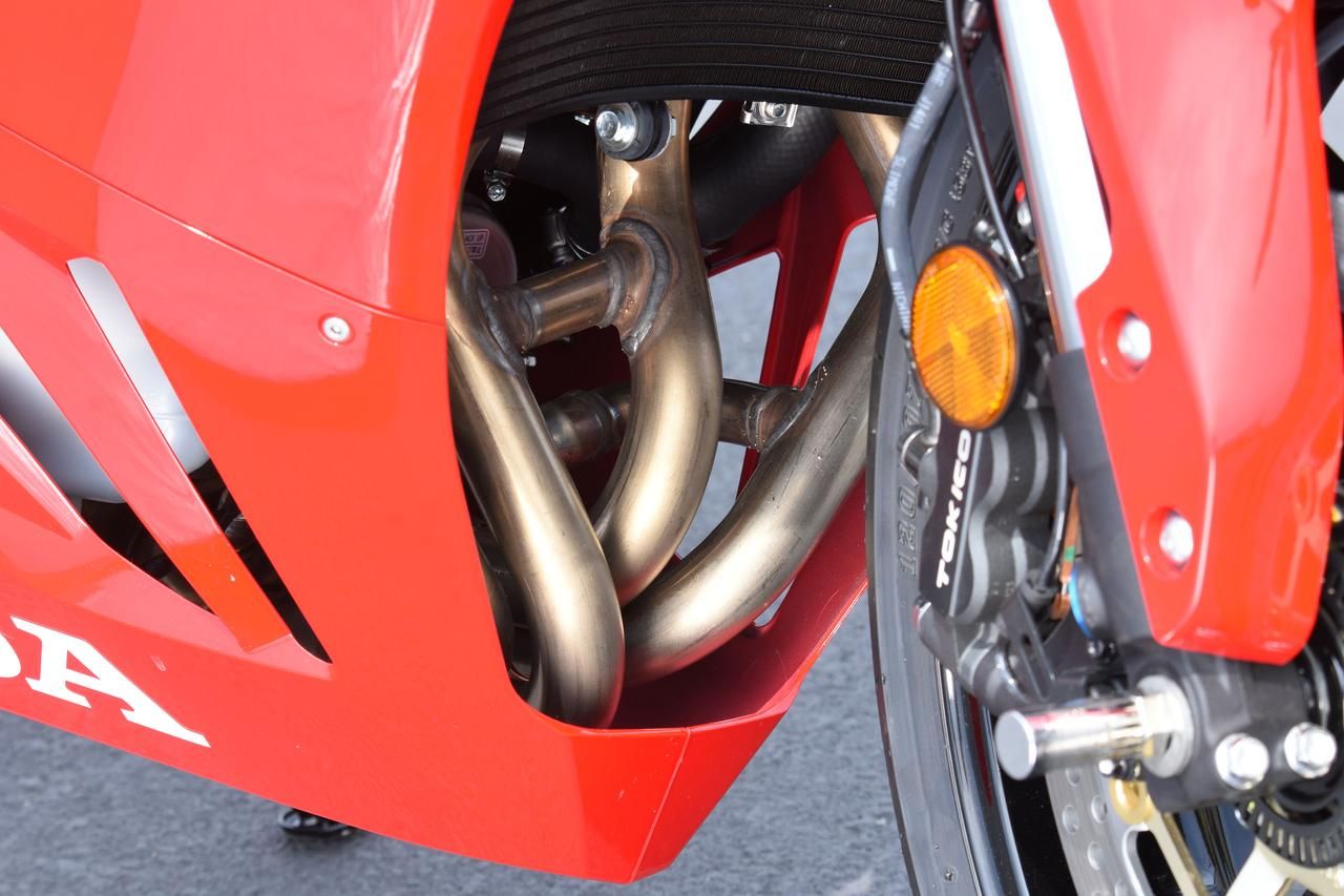 2024 Honda CBR600RR vs Kawasaki Ninja ZX-6R - Battle Of The OG