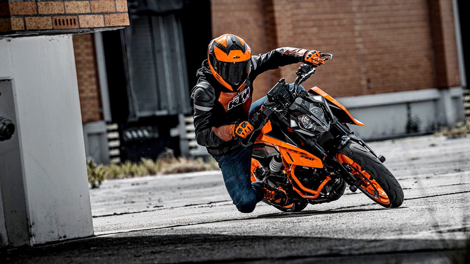 The 2024 KTM 390 Duke Is Out And It's A Raunchy Beast!