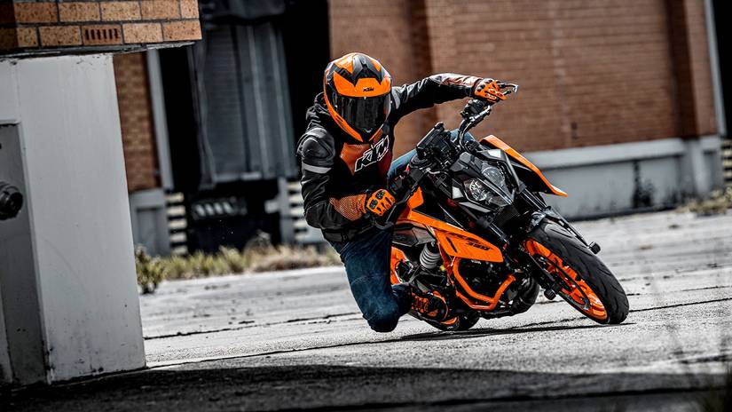 2024 KTM 390 Duke Action Corner