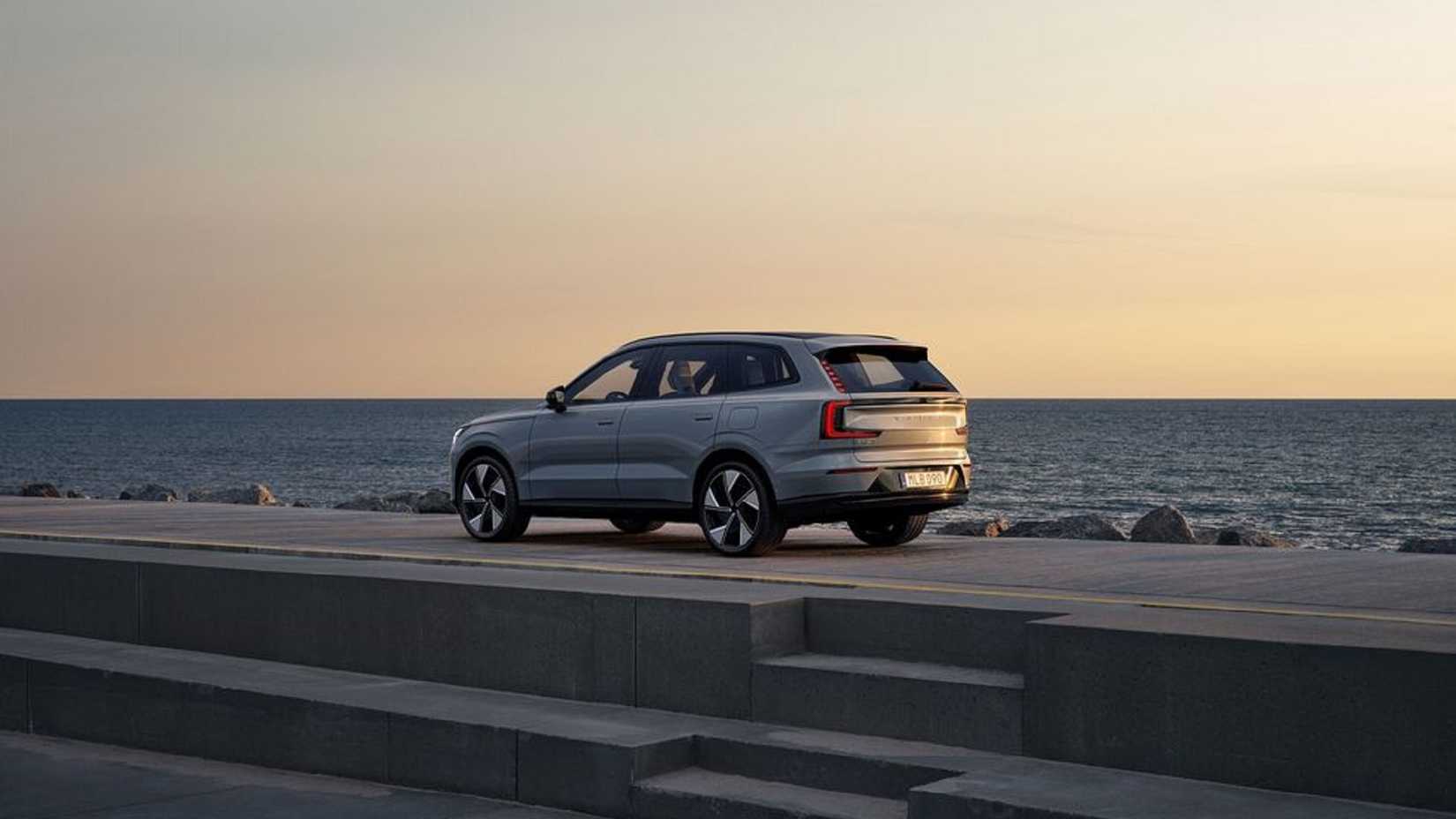 2024 Volvo EX90
