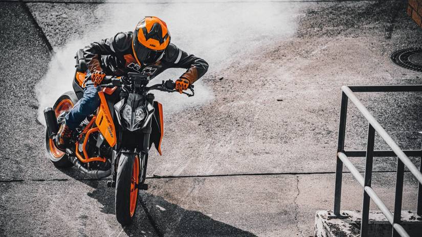 2024 KTM 390 Duke Doing A Rolling Burnout
