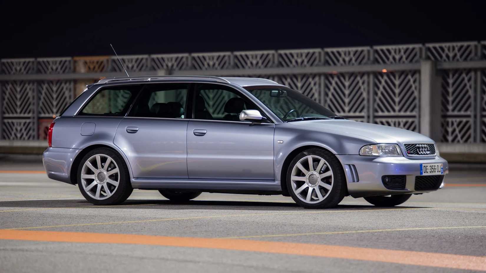 Silver Audi RS4 B5