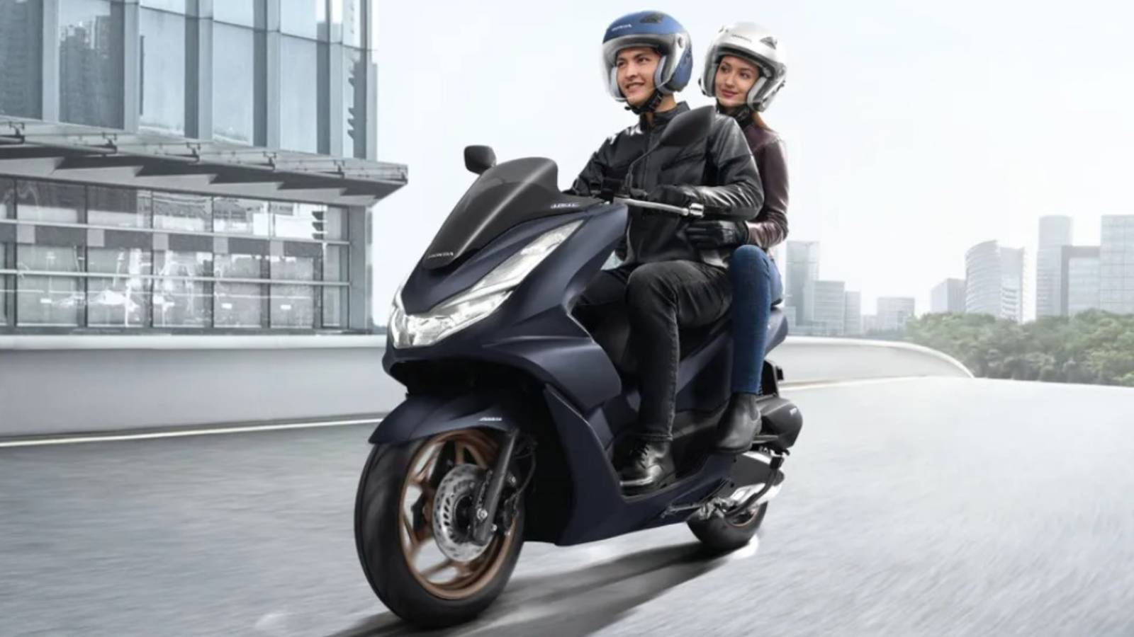 10 Things We Like About The Honda PCX 160