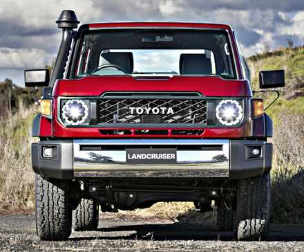 Toyota Land Cruiser Série 70 Vermelho 2024