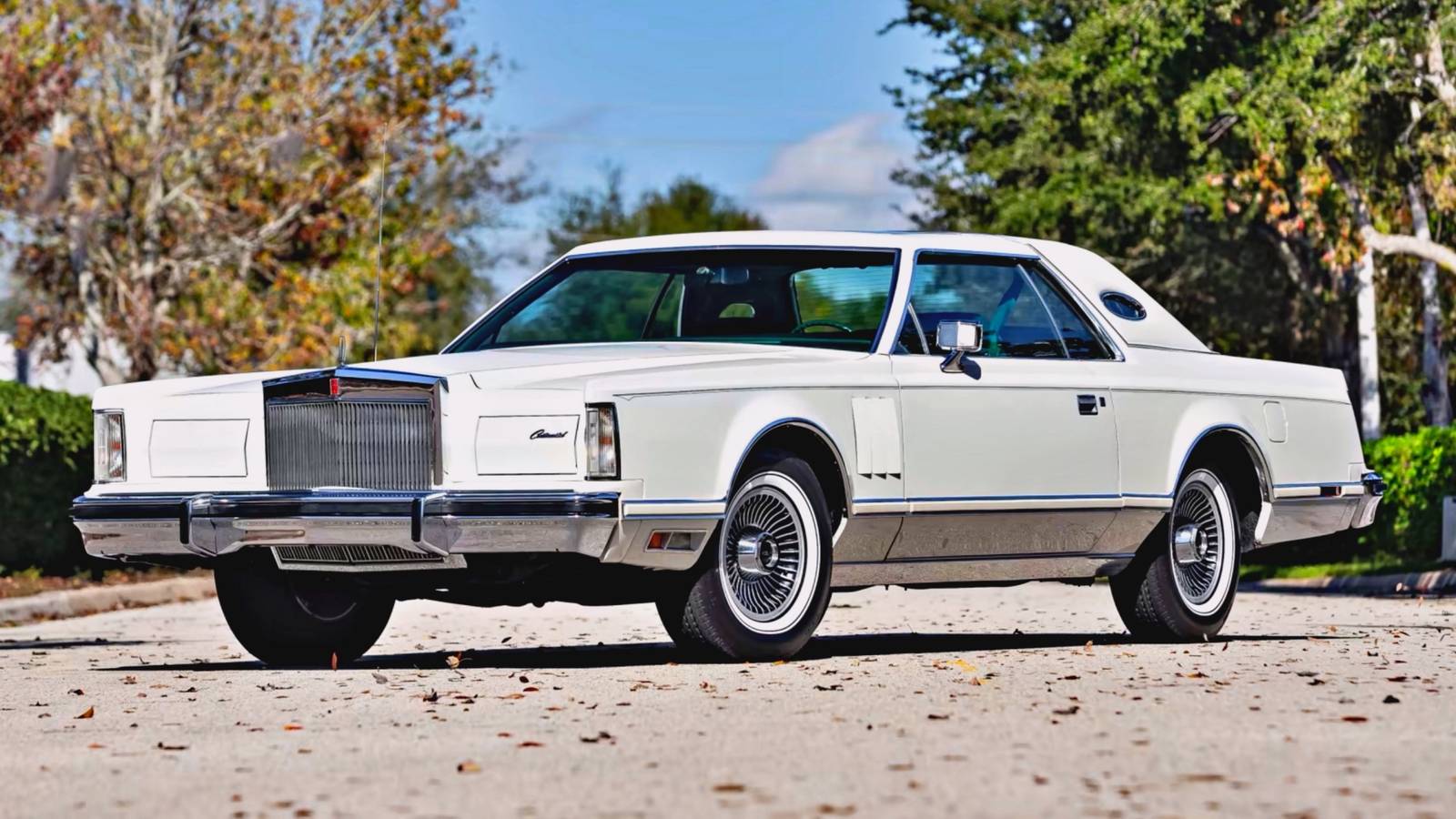 White Lincoln Continental Mark V