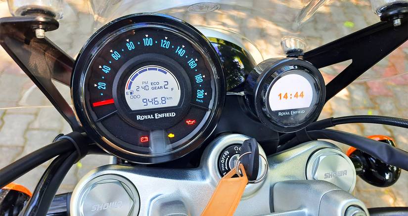 Royal Enfield Super Meteor 650 instrument cluster with tripper TFT pod