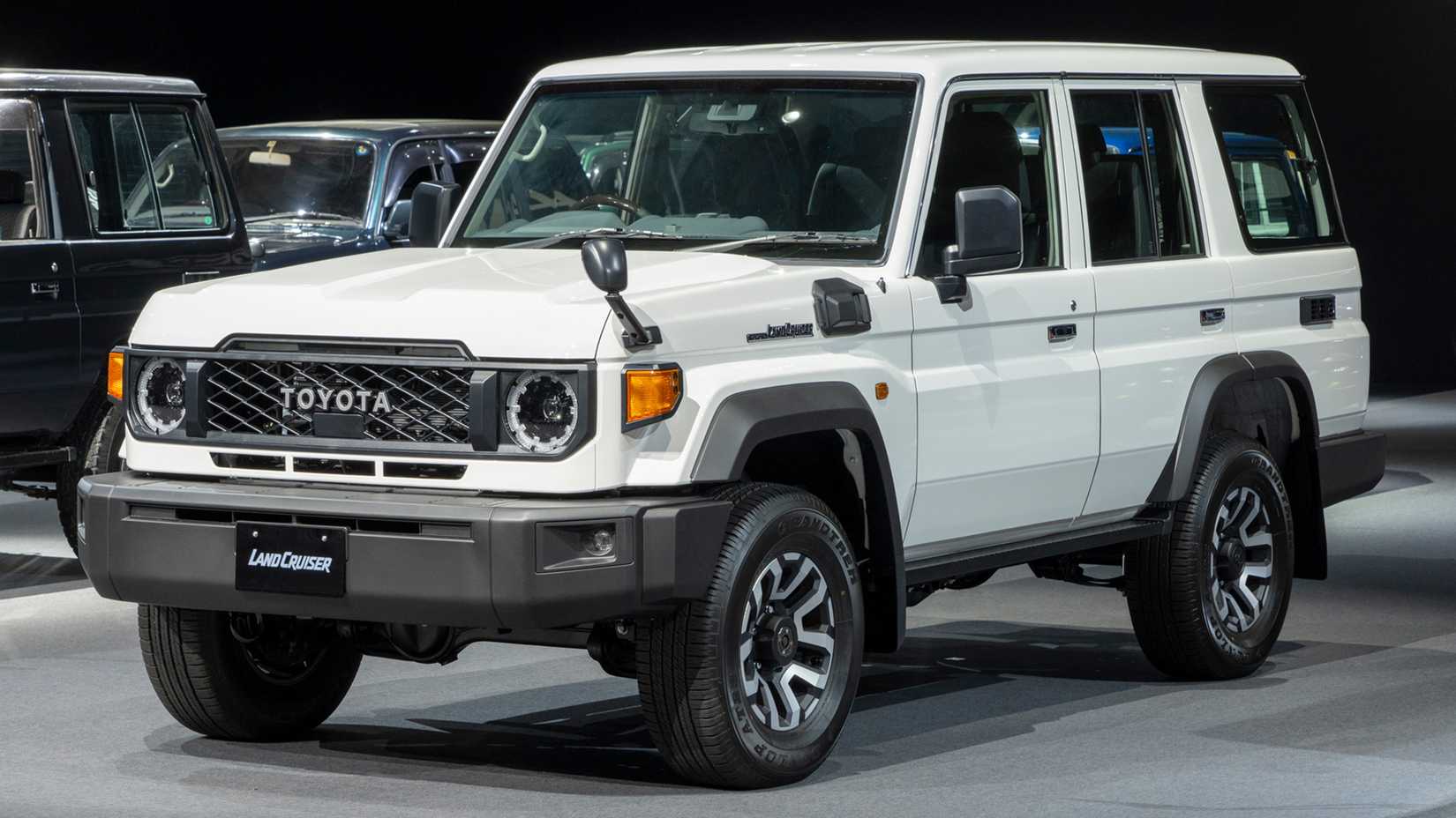 White Landcruiser from the 70 series 