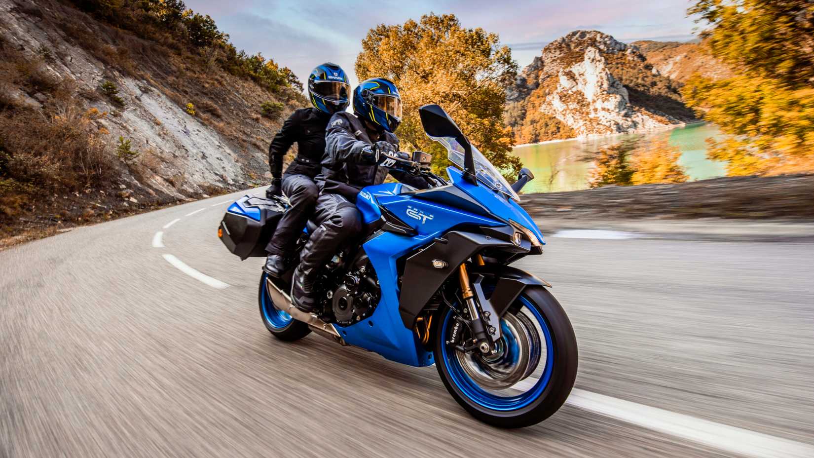Suzuki GSX-S1000GT+ cornering on mountain roads