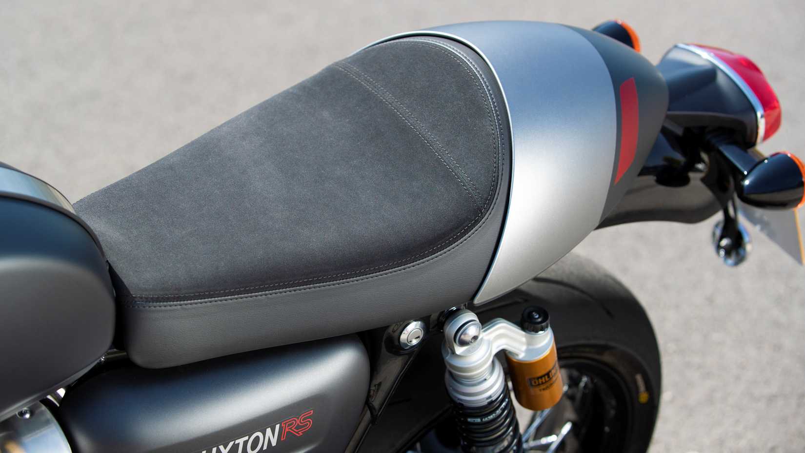 2020 Triumph Thruxton RS close-up seat detail