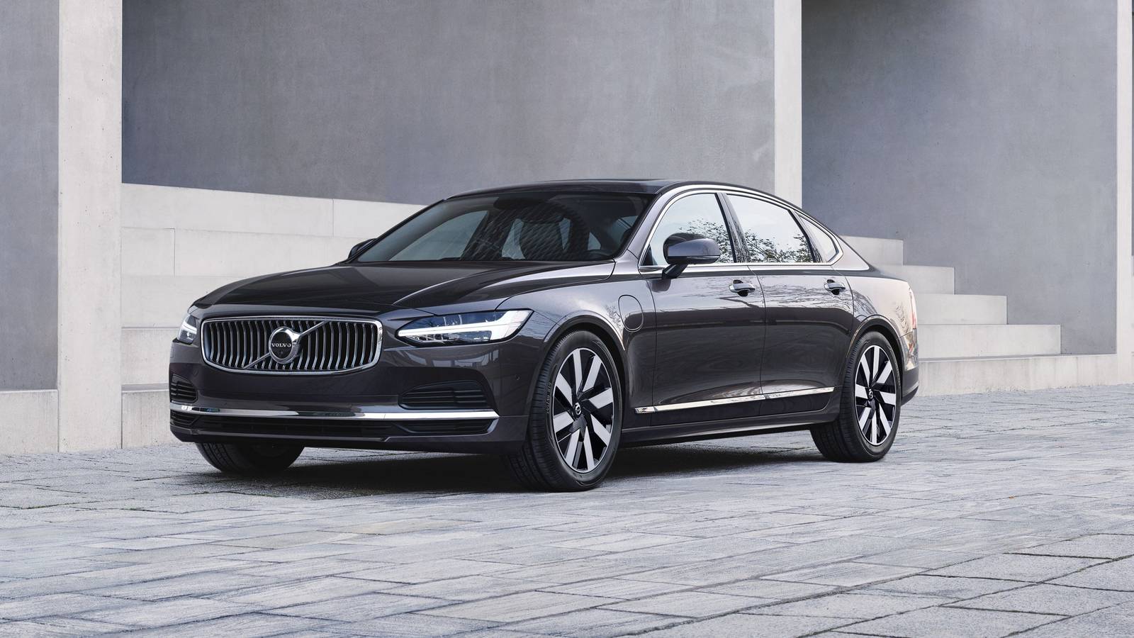 Black 2023 Volvo S90 Recharge