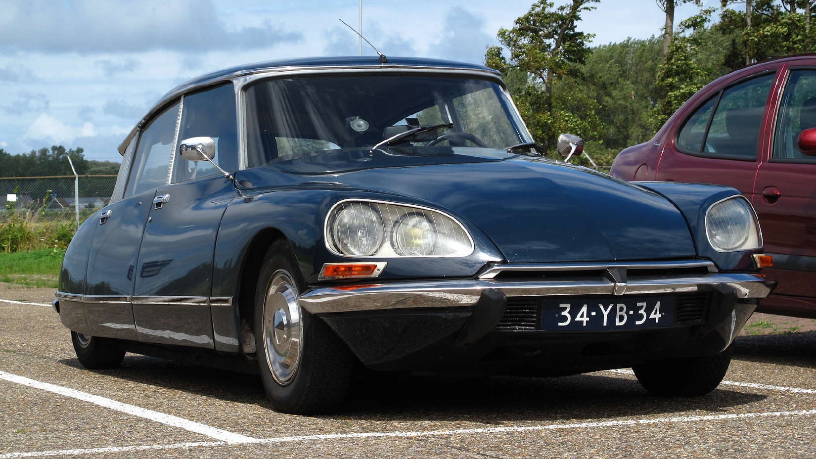 A Black 1973 Citroën DS 21